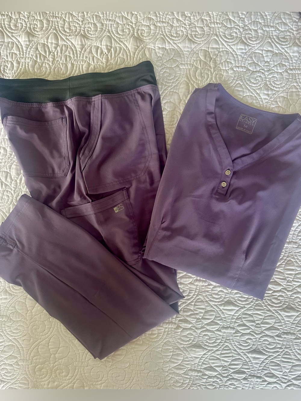 Women’s Easy STRETCH Scrub Set Sz Small Pants and Size Medium Top